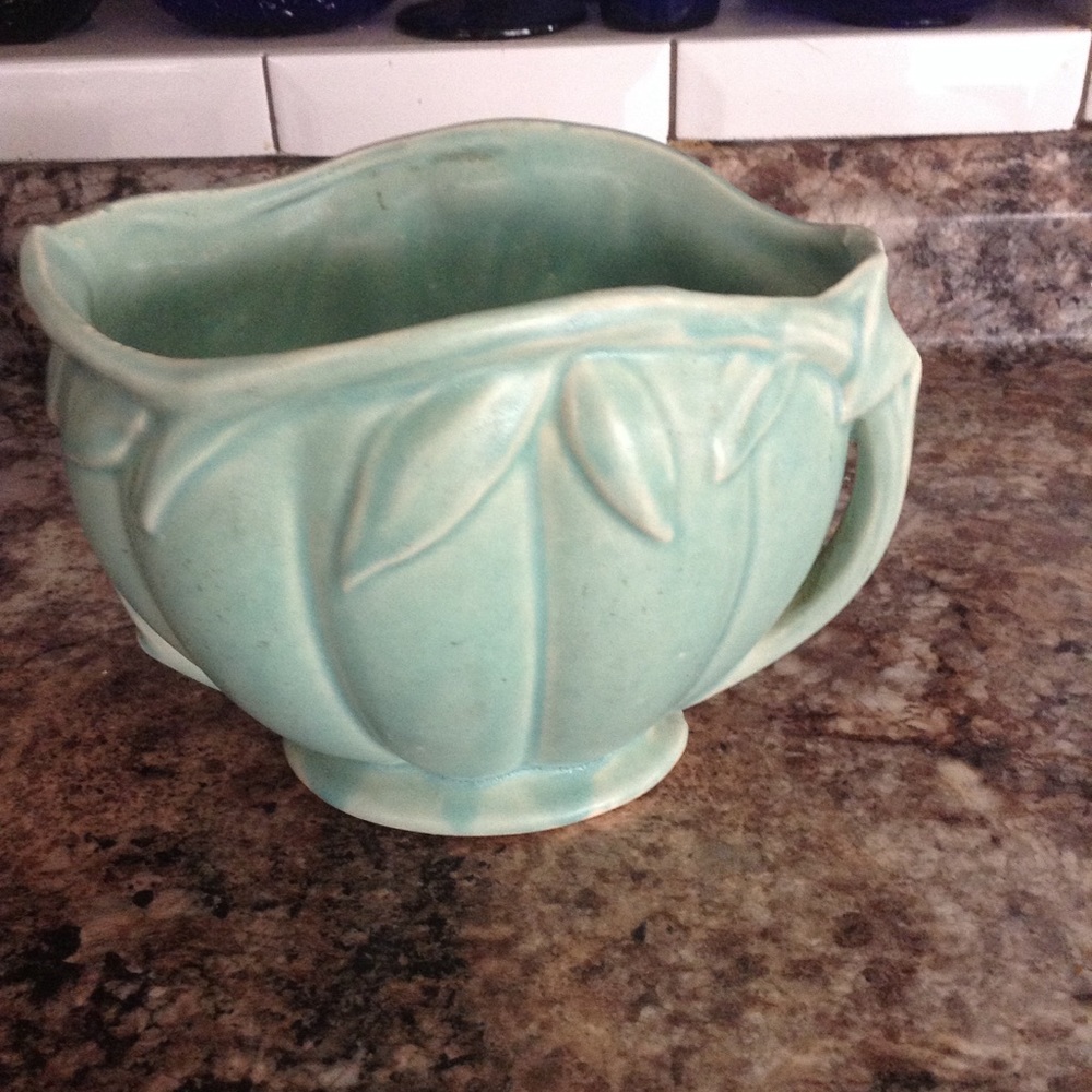 Vintage USA Turquoise Planter Leaves